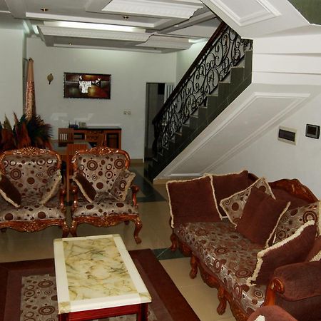 Hotel Residence Jeanne D'Arc Cotonou Bagian luar foto