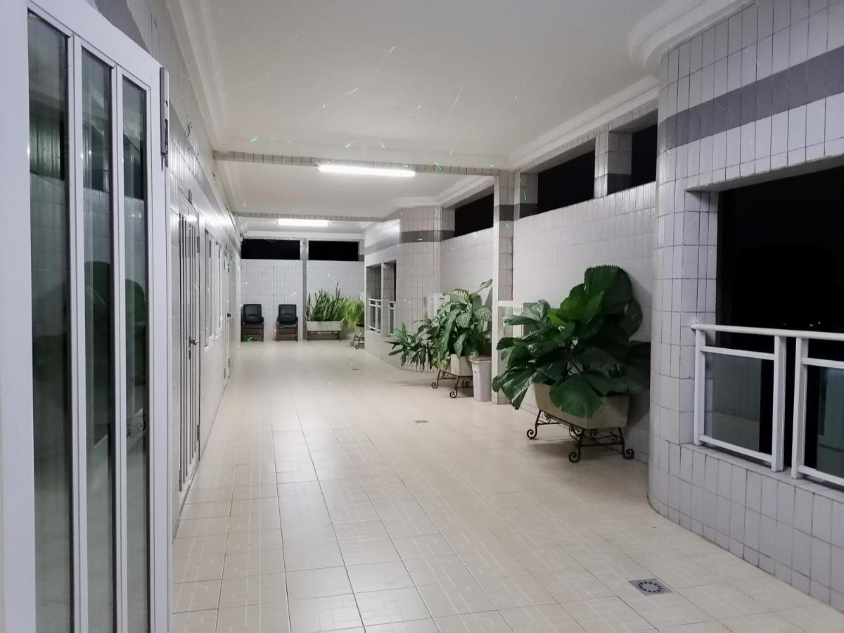 Hotel Residence Jeanne D'Arc Cotonou Bagian luar foto