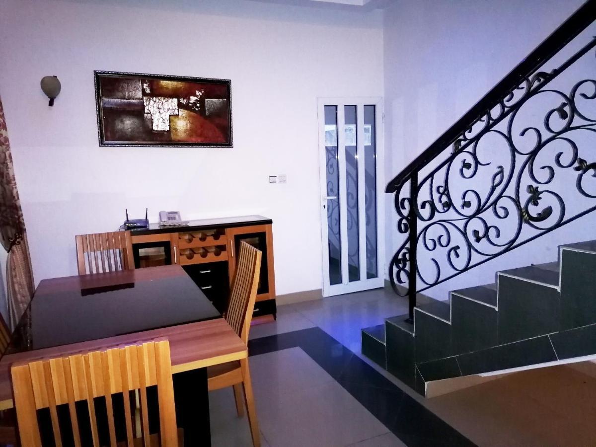 Hotel Residence Jeanne D'Arc Cotonou Bagian luar foto