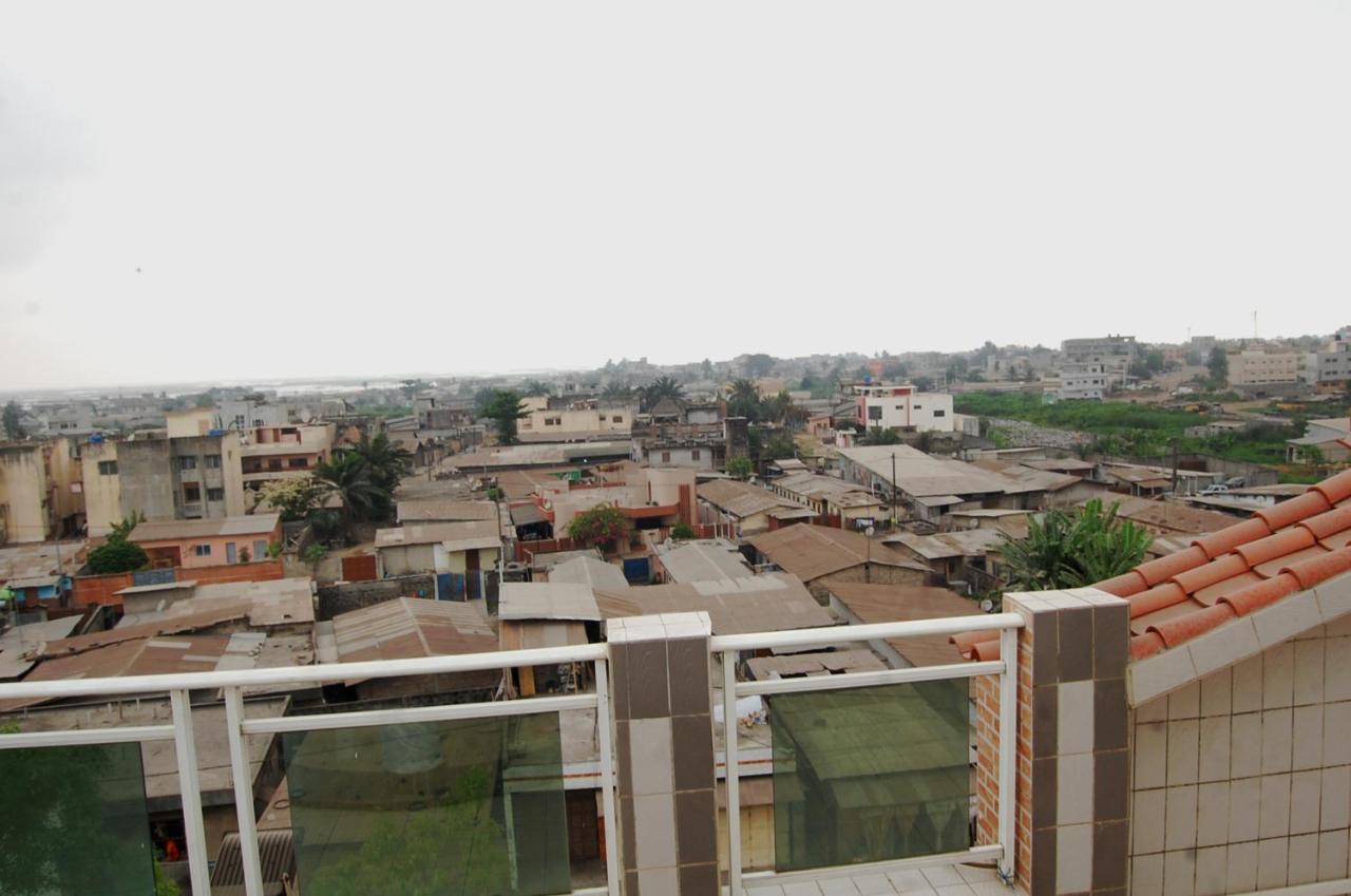 Hotel Residence Jeanne D'Arc Cotonou Bagian luar foto