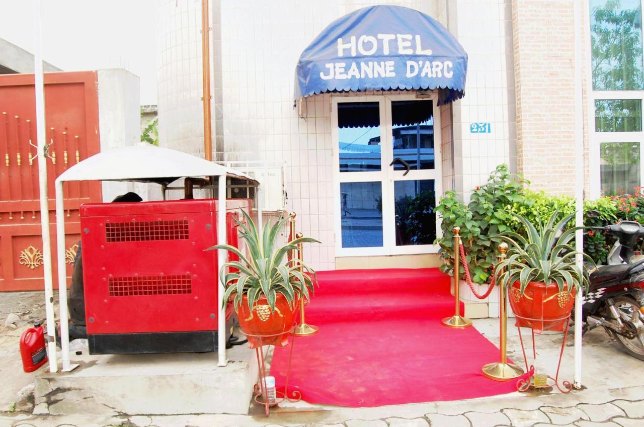 Hotel Residence Jeanne D'Arc Cotonou Bagian luar foto