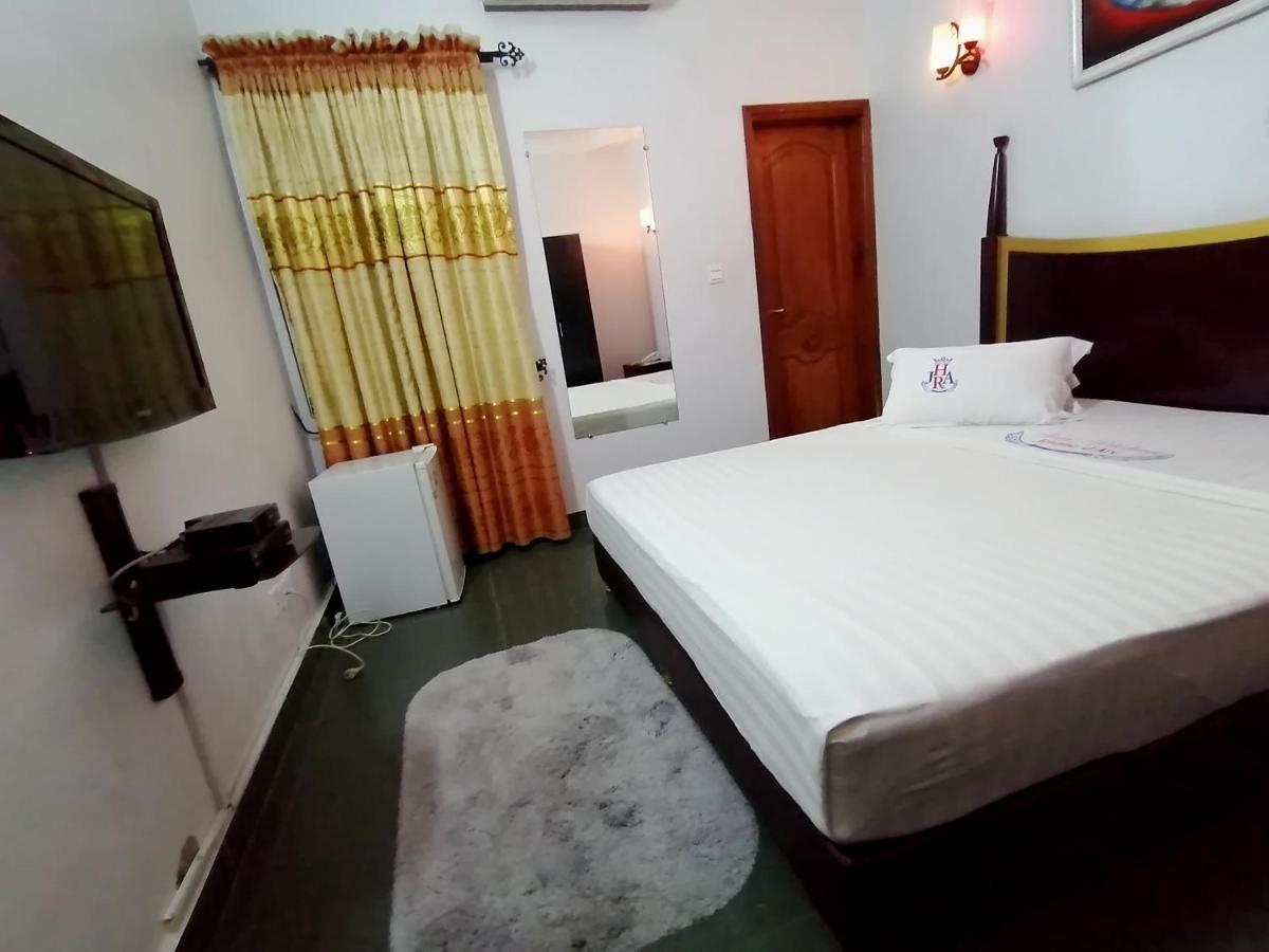 Hotel Residence Jeanne D'Arc Cotonou Bagian luar foto